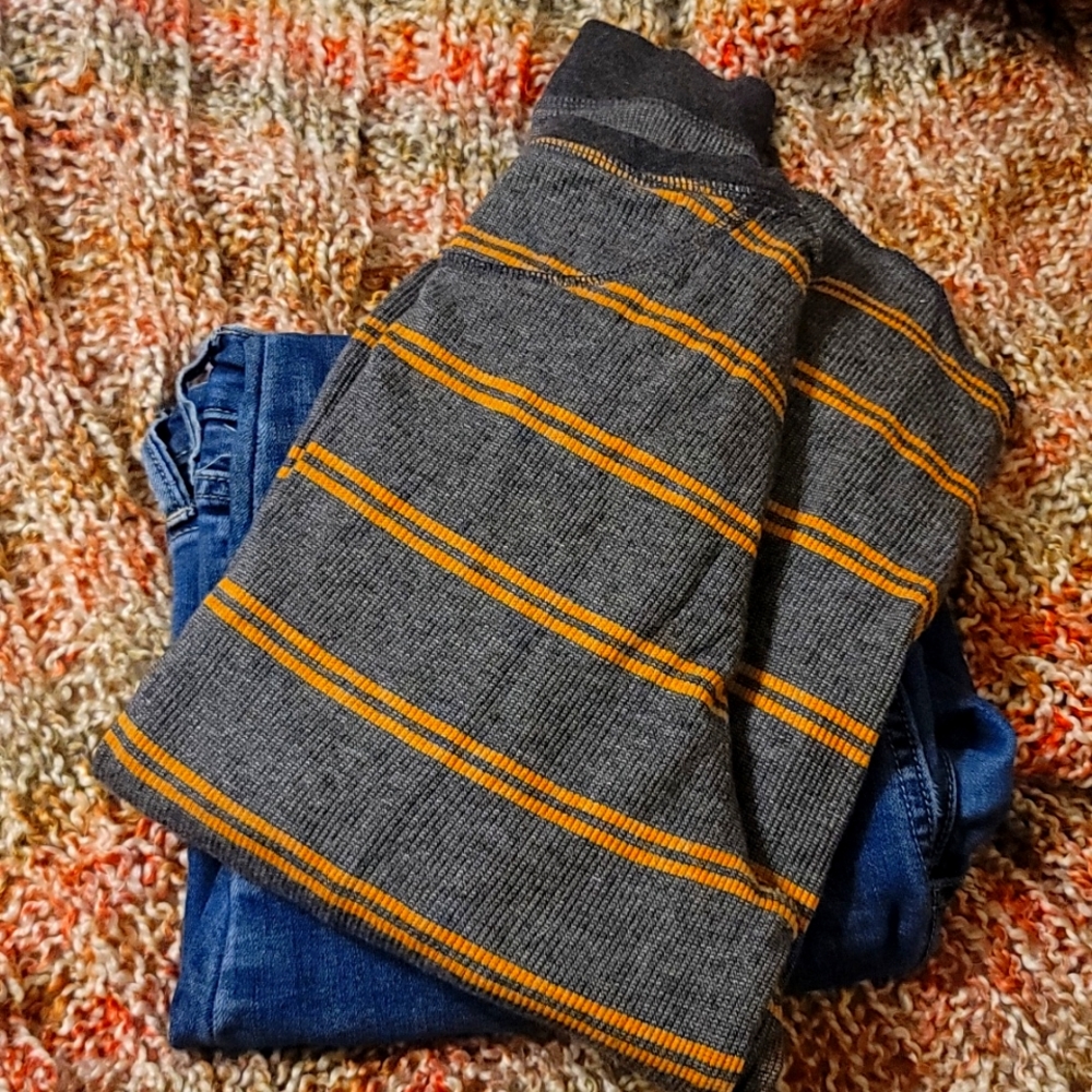 Gap kids long sleeve crewneck